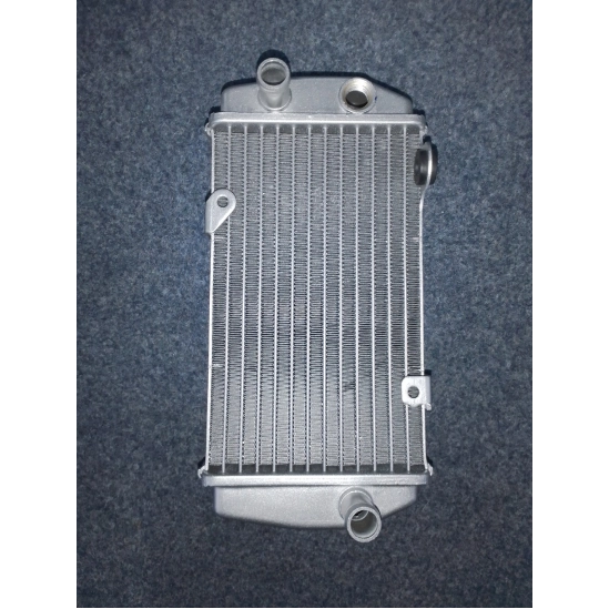 Chladič  AJP PR5 pravý                                                                                                                                                                                                                                    