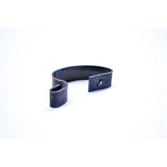 Držák víka airboxu Yamaha                                                                                                                                                                                                                                 