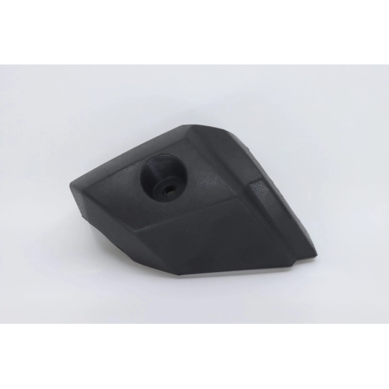 Gumový kryt předního rámu právý                                                                                                                                                                                                                           