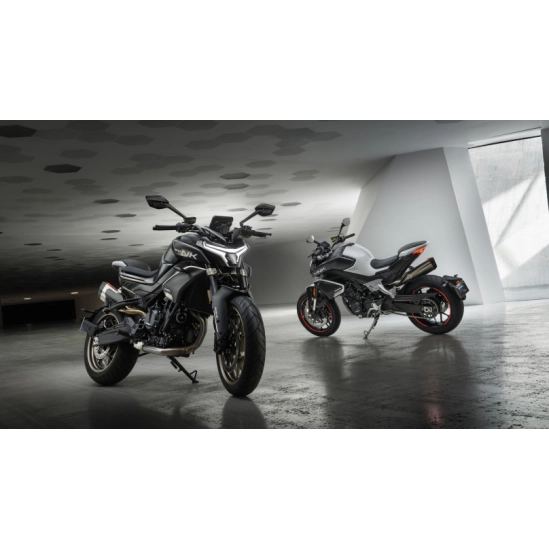 CFMOTO 800NK ADVANCED