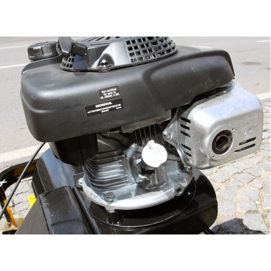 SHARK profesionální rotační kartáč ke čtyřkolkám, motor HONDA                                                                                                                                                                                             