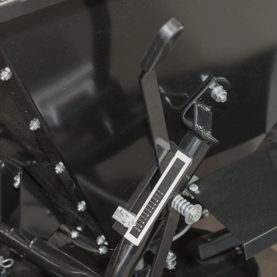 Posypový vozík SHARK SPREADER 160KG                                                                                                                                                                                                                       