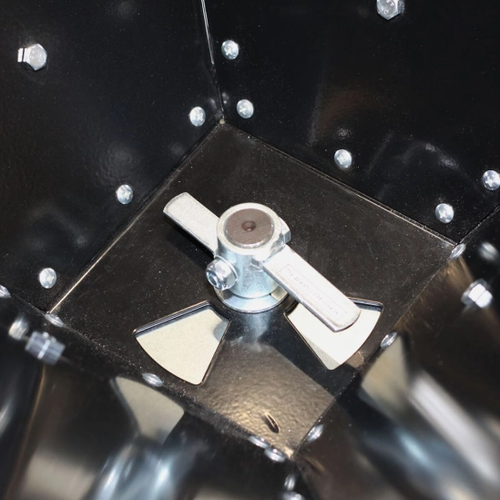 Posypový vozík SHARK SPREADER 160KG                                                                                                                                                                                                                       