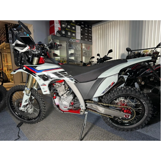 AJP PR7 650 ADVENTURE EU5+  MODEL 2025                                                                                                                                                                                                                    