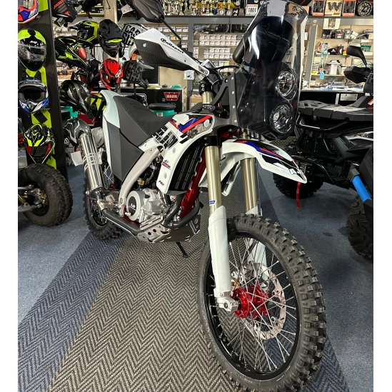 AJP PR7 650 ADVENTURE EU5+  MODEL 2025                                                                                                                                                                                                                    